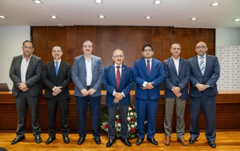 Alfredo Rodríguez, Gerardo Vázquez, Vicente Mejía, Walter Mera, Roberto García, Óscar Gómez y Servio Correa.