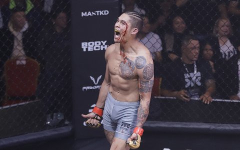 Gordillo (c) en un entrenamiento, en Bogotá, Colombia. Trabaja a diario en lo físico, además de atender una escuela de taekwondo que mantiene en Funza desde hace 7 años.