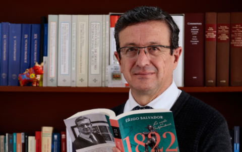 la pasión de Íñigo siempre ha sido la escritura.