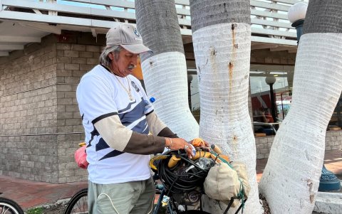 Reinaldo Castro, gasfitero, tiene altos valores como la honestidad que lo aplica en su trabajo.