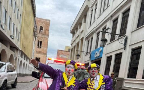 Durante este 01 de enero de 2024, hubo personas que se dedicaron a animar a los turistas.
