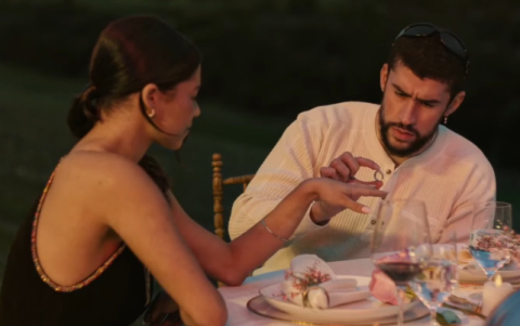 Escena en la que Benito se arrepiente de pedirle matrimonio a su pareja.