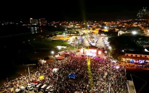 Concierto. En Playas hubo conciertos que atrajeron a propios y extraños a recibir el 2024 al pie del mar.
