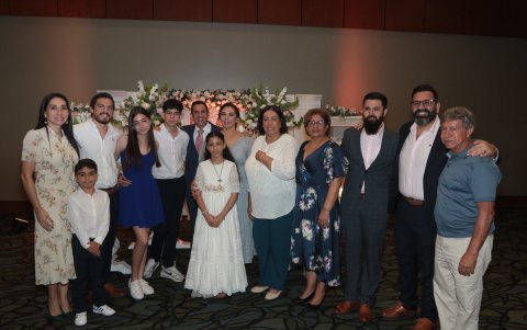 Martha Bucaram de Jorgge, Farid Jorgge, Rubén Vera, Martha Jorgge, Nahim Jorgge, Carlos Amador, Nicole Amador, Beatriz Bucaram de Amador, Mercedes Leverone de Bucaram, Martha Sacoto de Amador, David Ulloa, Nahim Jorgge y Carlos Amador.