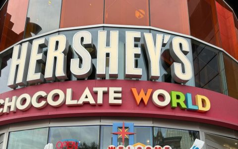 Alejandra Jaramillo con Beta Mejía.