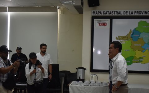 Noboa cumplió una agenda en El Oro que incluyó la entrega de 150 casas en Arenillas,