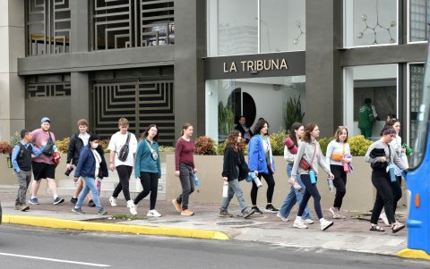 Esta zona es altamente transitada por la variedad de comercio que se vería afectado por no contar con lugares de parqueo.