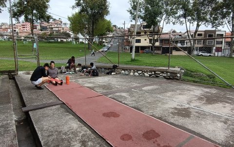 Algunos deportistas ya entrenan en ciertas partes del escenario por la puesta a punto.