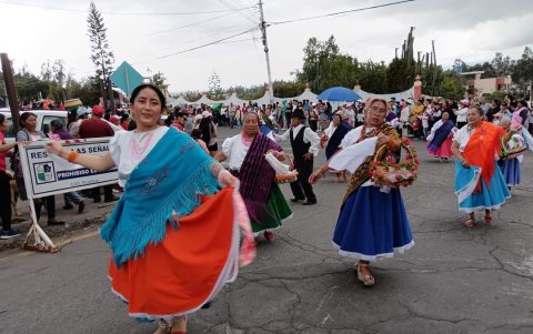 Para los habitantes de esta parroquia de Ambato esta fiesta religiosa también es excusa para unir a los familiares que han migrado.