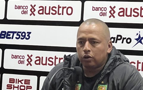 Jerson Stacio, es parte de los entrenadores de las menores del D. Cuenca.