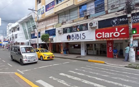 Locales comerciales de Esmeraldas cierran antes de la hora usual.