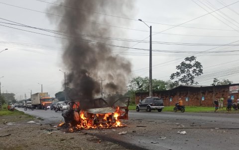 Otro carro fue explotado la mañana de este 9 de enero