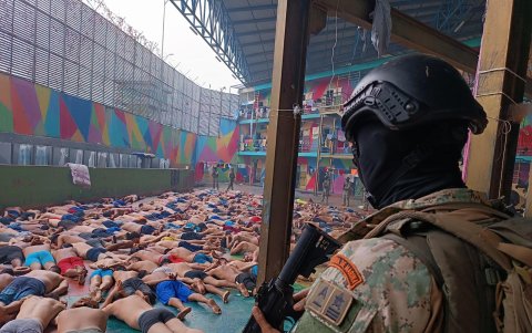 Los colectivos demandaron el mal trato, e incluso tortura, de las personas pribadas de la libertad.