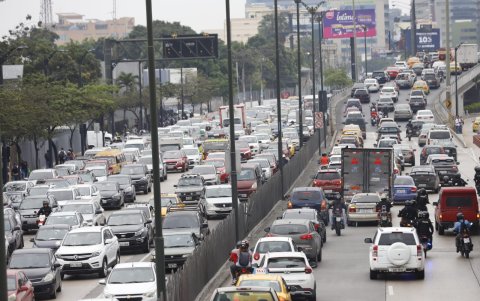 Así permanece en este estado la avenida de Las Américas.