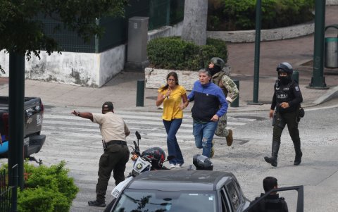 Hasta las 17:00 se evacuó personal de TC, fueron sacados uno por uno hasta que se confirmó que hubo solo dos heridos