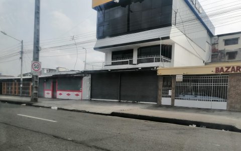 Comercios cerrados en Guayaquil ante la ola de violencia.
