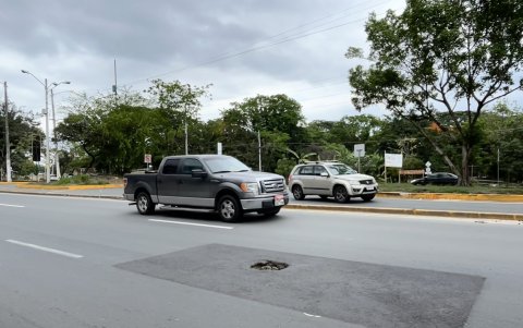 Carga. Ante los constantes daños, recomiendan hacer un estudio para elaborar un rediseño y reforzamiento de la capa de rodadura.