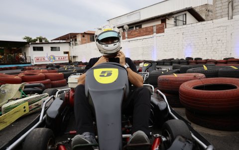 Juan Manuel Correa aprovechó su paso por el país para practicar karting.