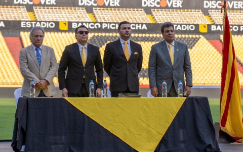 El 13 de diciembre de 2023, Antonio Álvarez fue presentado como presidente de Barcelona, en un acto realizado en el estadio Monumental.