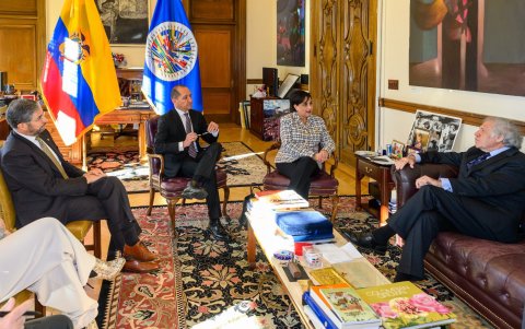 El Secretario general de la Organización de Estados Americanos se reunió con la diplomacia ecuatoriana para analiazar las medidas de seguridad adoptadas.