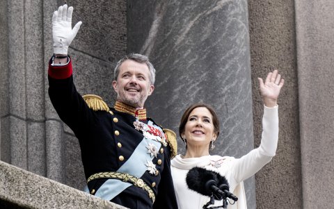 Le fue infiel a Mary con la  modelo Genoveva Casanova en Madrid.