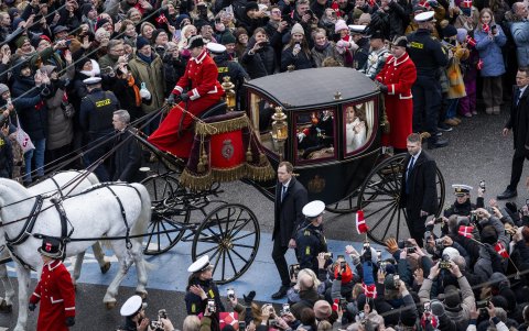 Desfilaron en una carroza..