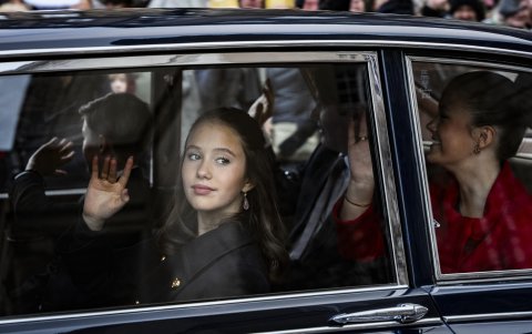 El heredero al trono con sus hermanos.