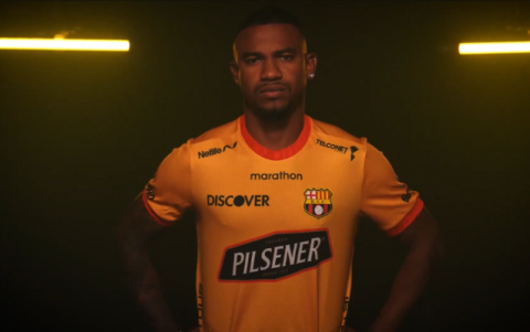 Dixon Arroyo nuevo jugador del Barcelona