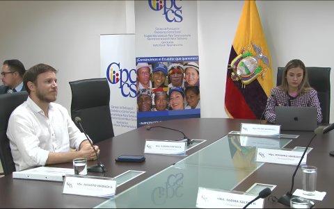 En la sesión del 17 de enero de 2024, solo se encontraban Verduga y la presidenta Nicole Bonifaz.