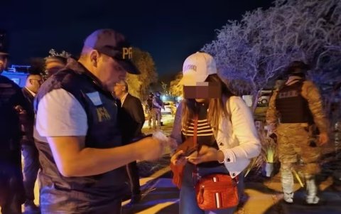 Foto de la detención de los familiares de Fito.