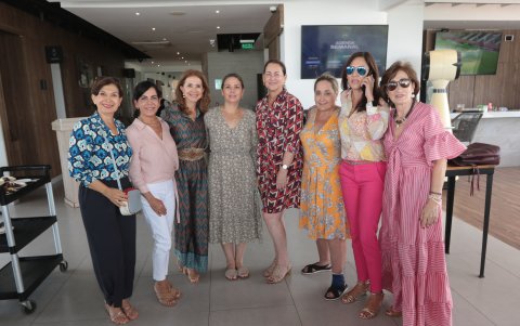 Anita García, Silvia Ampuero, Jimena Aguirre, Mónica Bejarano, Patty Correia, Dixiana Dunn, María del Pilar Álvarez y Beatriz de Buenaventura.