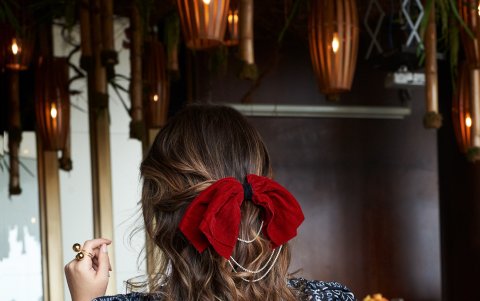 Los lazos son básicos en el estilo coquette que marca tendencia hoy en día.