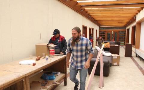 Dirigentes e hinchas colaboraron también con la limpieza del complejo deportivo en Carcelén.