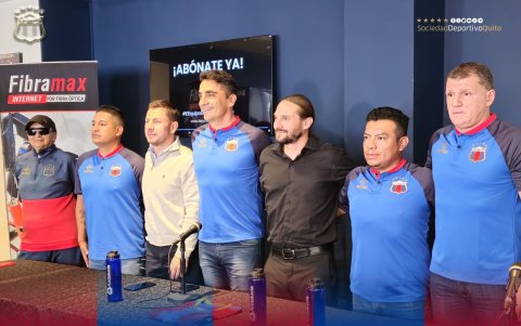 Mandra fue oficializado con todo su cuerpo técnico en diciembre. La exgloria del equipo vuelve tras 14 años de haber pasado por el Quito como jugador.