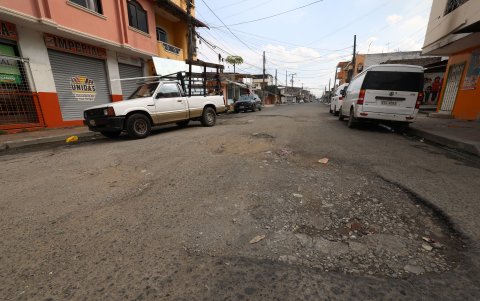 Destrucción. La calle 21 y Gómez Rendón es uno de los puntos afectados.