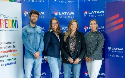 La aerolínea apuesta por la ayuda social y agilita servicios de movilización para los facilitadores de la fundación