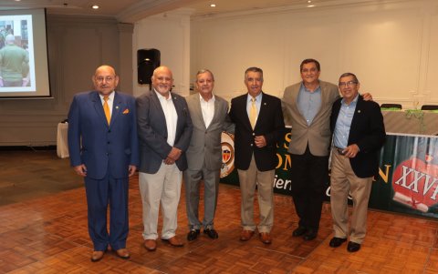 Federico Morán, Ignacio Jarrín, Fernando Esteves, Carlos Salinas, Eduardo Meza y Acisclo Alvarez.