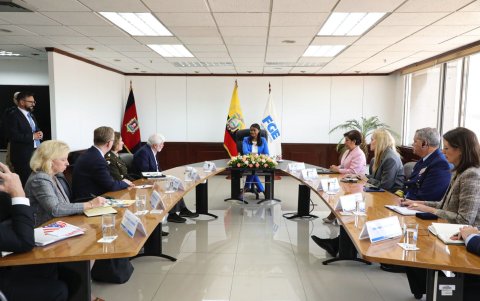 El asesor presidencial Especial para las Américas, Christopher Dodd, y la jefa del Comando Sur, general Laura Richardson.  estuvieron presentes