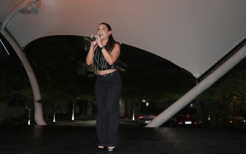 Dani de Castro puso a cantar y bailar a los asistentes.