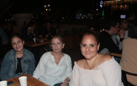 María Fernanda Pantoja, Mónica Klinger y Estela Carvacho.