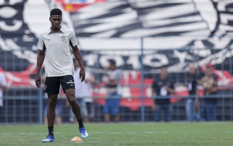 Torres, defensor central del Corinthians.