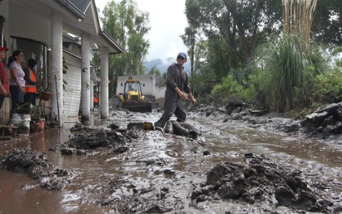 Daños. La noche del miércoles 5 de abril, el río Pita se desbordó, el caudal creció y ocasionó daños en 44 viviendas.