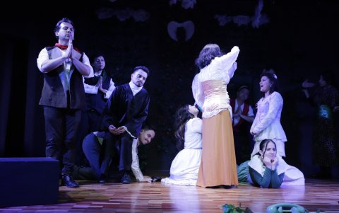 La obra es un clásico teatral que se ha representado en múltiples escenarios del mundo desde hace más de cuatro décadas