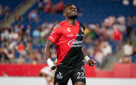 Jordy Caicedo salió expulsado en el partido de Atlas ante Juárez