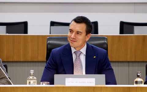 El tercer proyecto económico urgente del presidente fue el aumento del IVA del 12 al 15%.