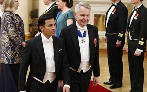 Con su esposo, el político y ecologista, Pekka Haavisto.