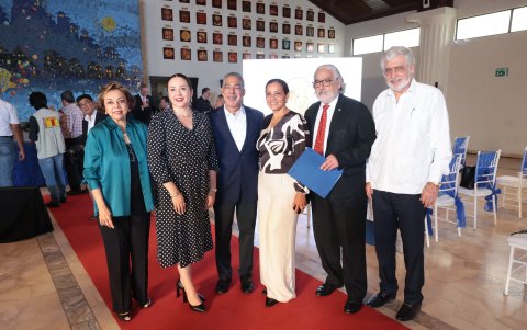 Dinorah de Luzi, Cristina de Bitar, José Brito, Griselda de Spaans, Rafael Florido y Antonio Marques.