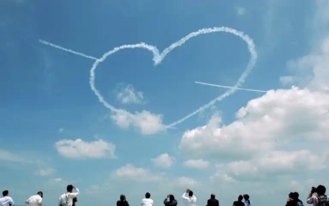 El riesgo de muerte súbita cardíaca es elevado en todos los pacientes con miocardiopatías.