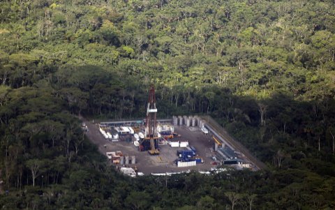 Instalaciones petroleras en el Yasuní.