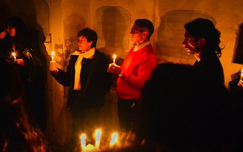 Leyendas de Quito son teatralizadas y contadas en la noche por grupos de jóvenes que les apasiona la historia.